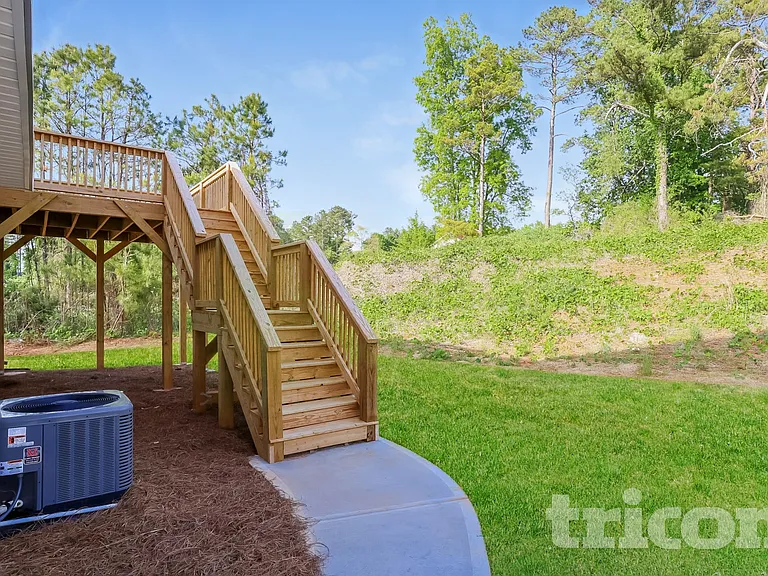 209 Hampton Oaks Cir — Photo 15