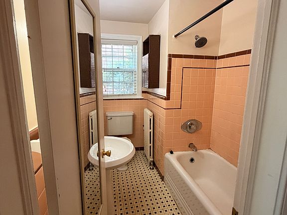 4th image of 8402 Flower Ave APT 2