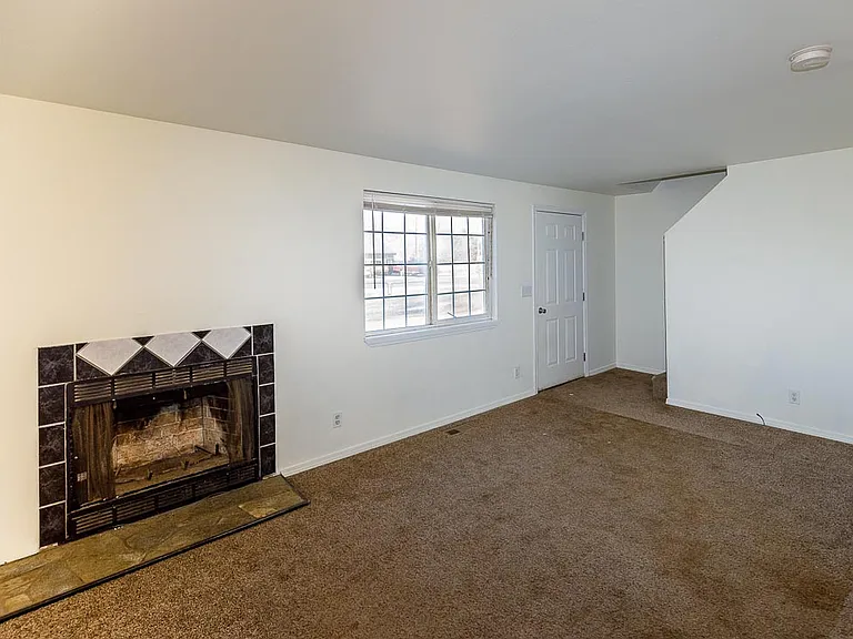 105 Locust St #1 — Photo 6