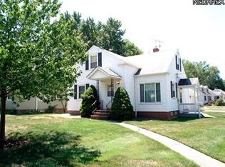 3292 Clague Rd, North Olmsted, OH 44070