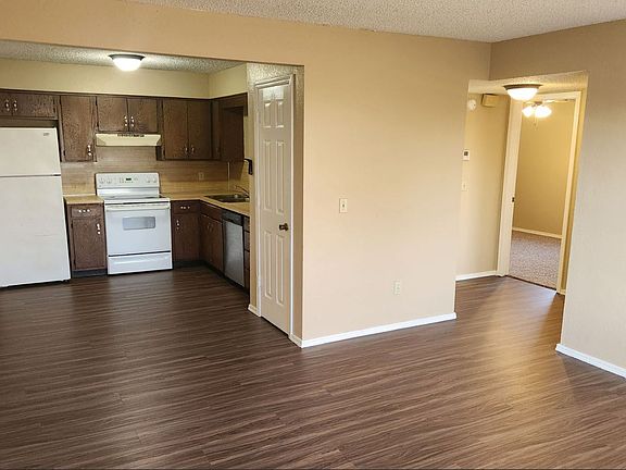 3rd image of 312 N Wilson Ave APT C