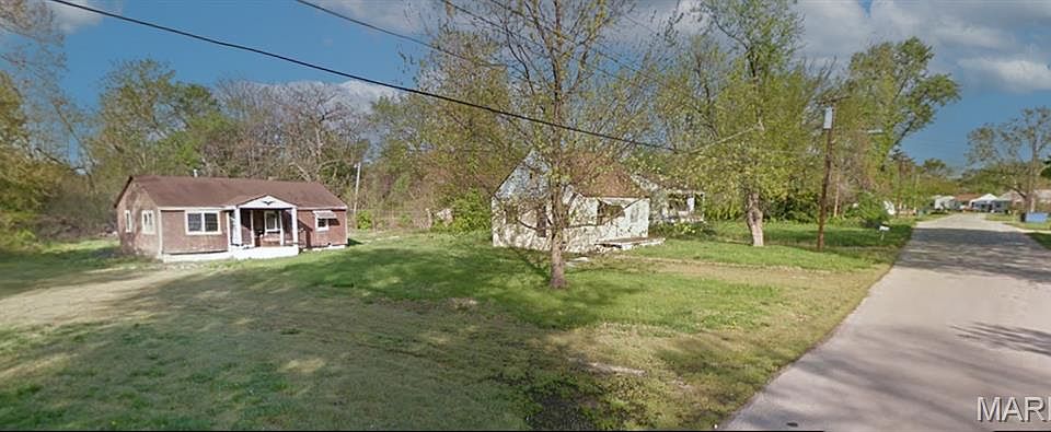 2nd image of 120 Kinder St