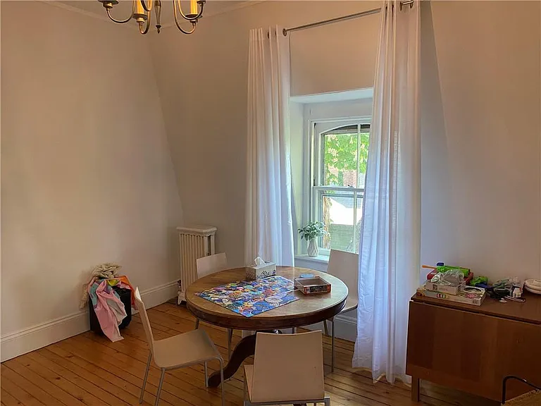 10 Clarke St — Photo 4