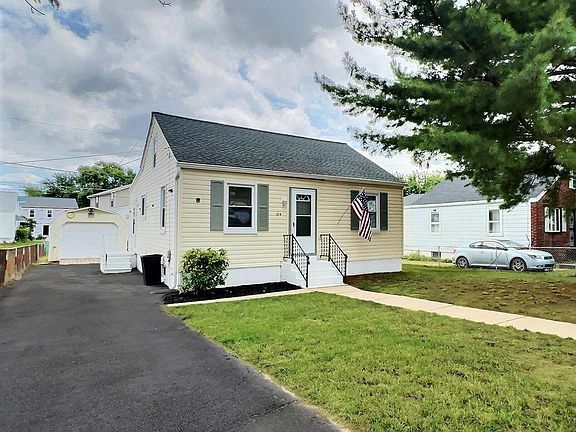 2nd image of 214 Parkwood Rd