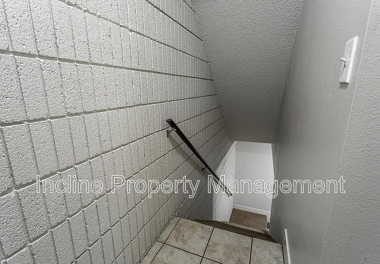 781 N Valley View Dr #16 — Photo 33