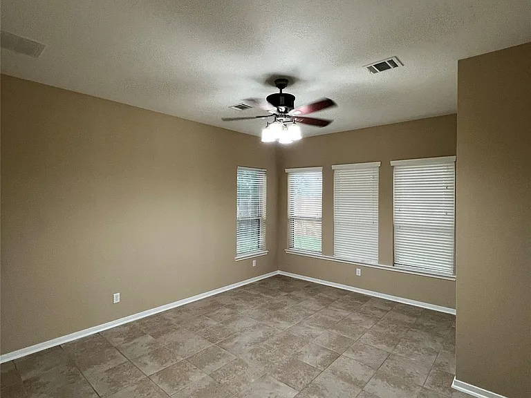 1727 Stieler Dr — Photo 6