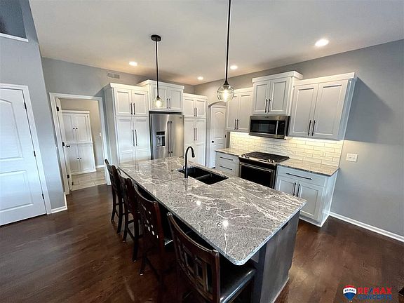 4th image of 6825 Monarch Dr