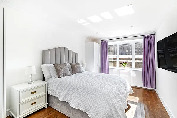 Sold by Douglas Elliman | media 28