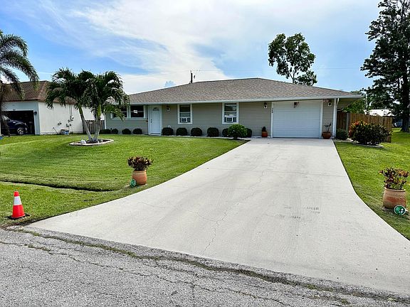 2nd image of 368 NW La Playa Street