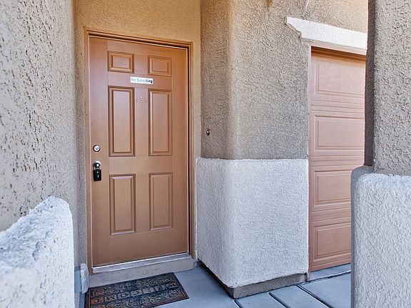 3rd image of 5736 Country Lake Ln