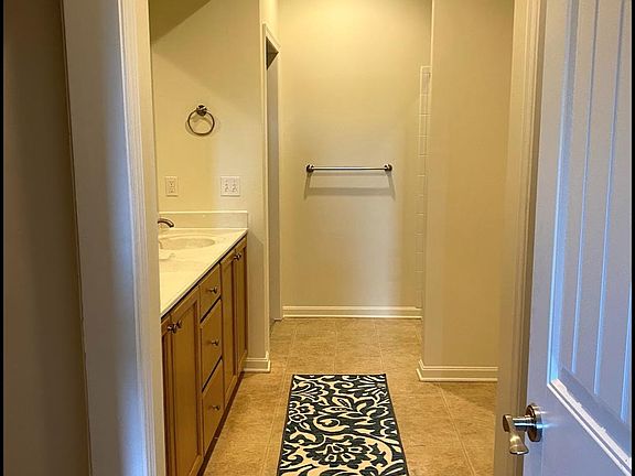 5th image of 18913 Riverwalk Dr