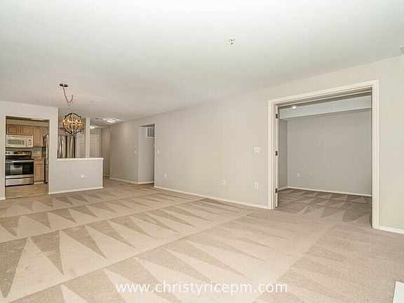 4th image of 22535 SE Highland Cir APT 102