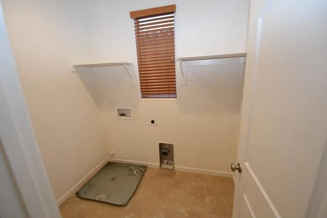 1816 Golden Willow Ave — Photo 2