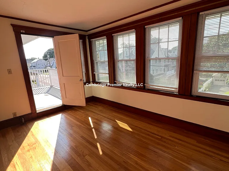 382 Beale St #2 — Photo 8