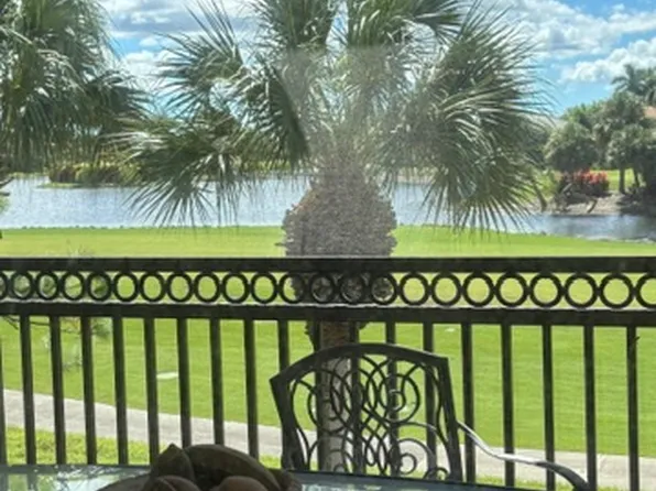3960 Deer Crossing Ct APT 202, Naples, FL 34114