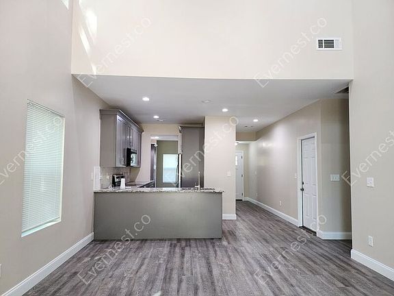 4th image of 2152 Lilac Ln