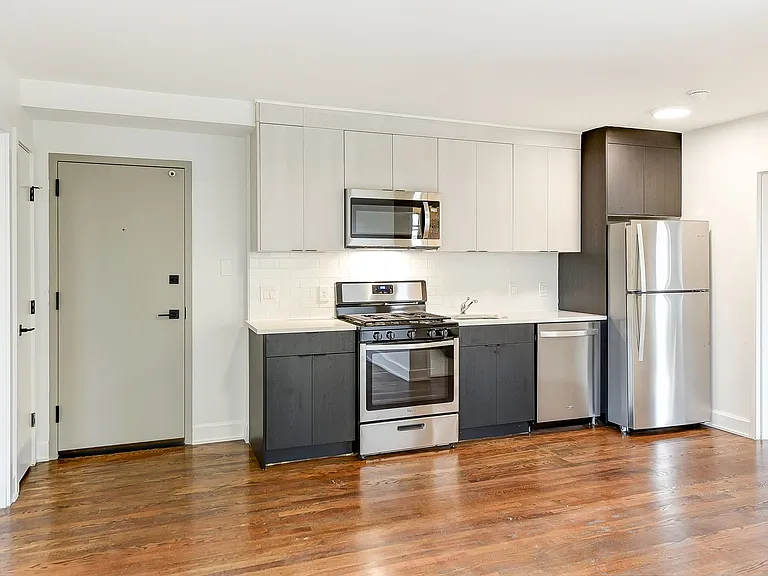 Elevated Northwest DC Living at The Pinnacle — Photo 46