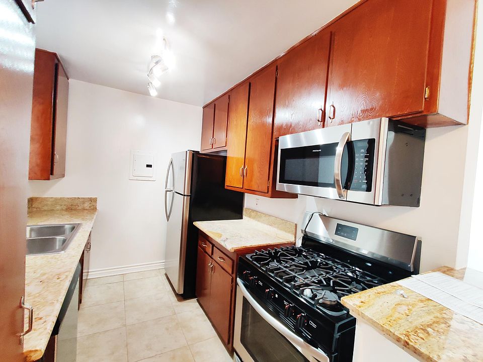 1st image of 956 Wilcox Ave #3rh87kd5z