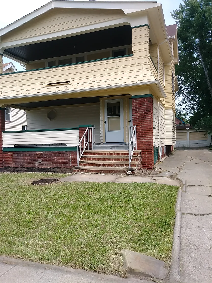 1753 Burgess Rd photo 1