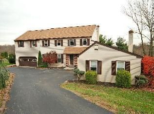 162 Farmhouse Dr, Audubon, PA 19403