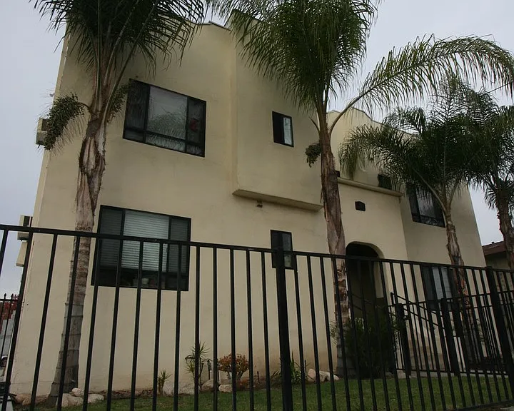 Ave 63 Apartments — Photo 15