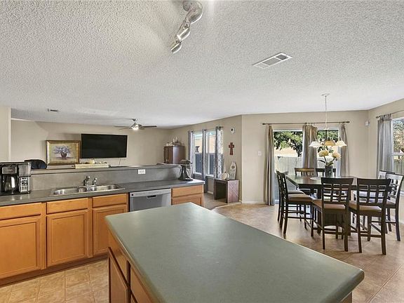 4th image of 4413 Fox Meadows Ln