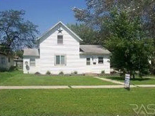 624 9th St, Sibley, IA 51249