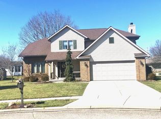 1585 Paul Revere Dr, Newark, OH 43055