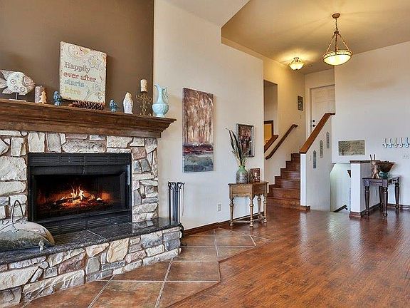 4th image of 899 Sonoma Ln
