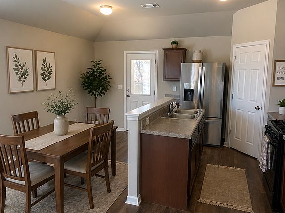 3rd image of 9141 Cotton Fields Cir