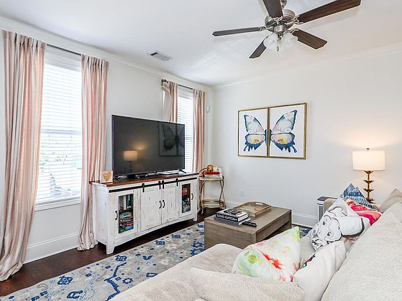 2nd image of 102 Farm View Dr #102