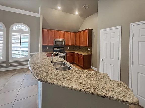 4th image of 4000 Rosita St
