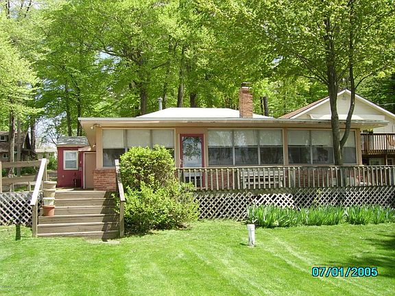 4th image of 15319 Silver Beach Dr NE