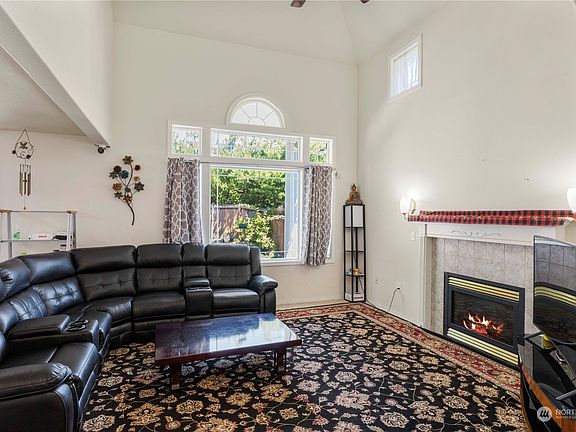 5th image of 13319 161st Street Ct E