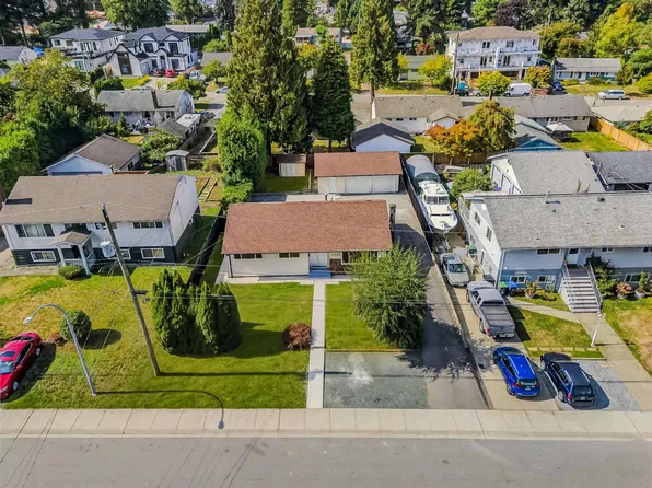 11055 Oriole Dr, Surrey, BC V3R 5A7