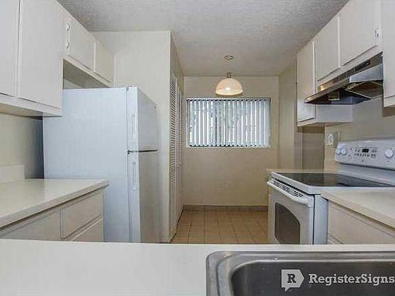 5th image of 9496 Palm Cir S #9496