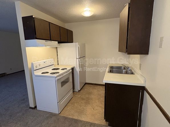 2112 44th Ave N APT 202