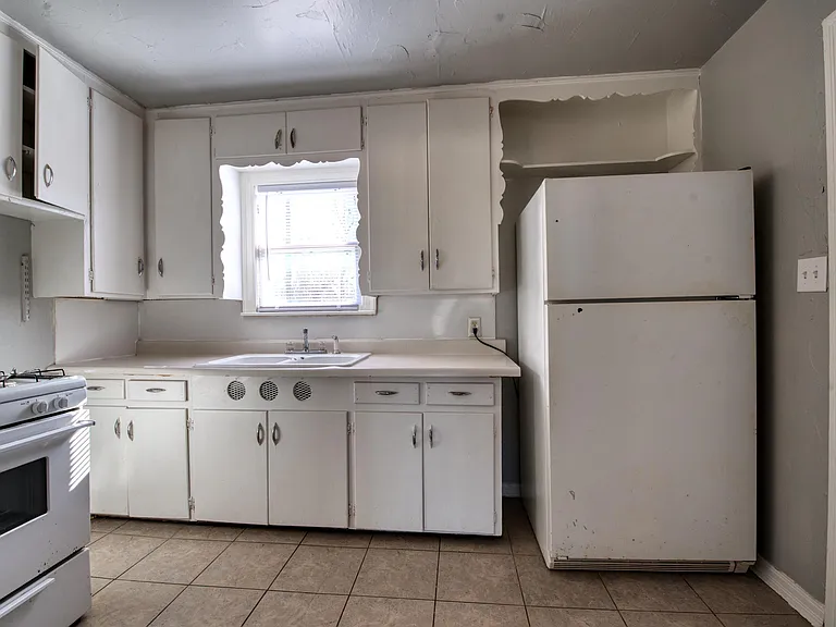 3112 Cashion Pl — Photo 8