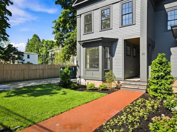 92 Federal St #B, Newburyport, MA 01950
