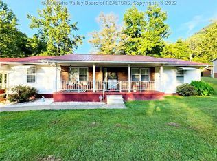 21 Red Maple Ln, Lake, WV 25121