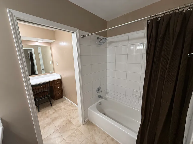 579 Colby St — Photo 32