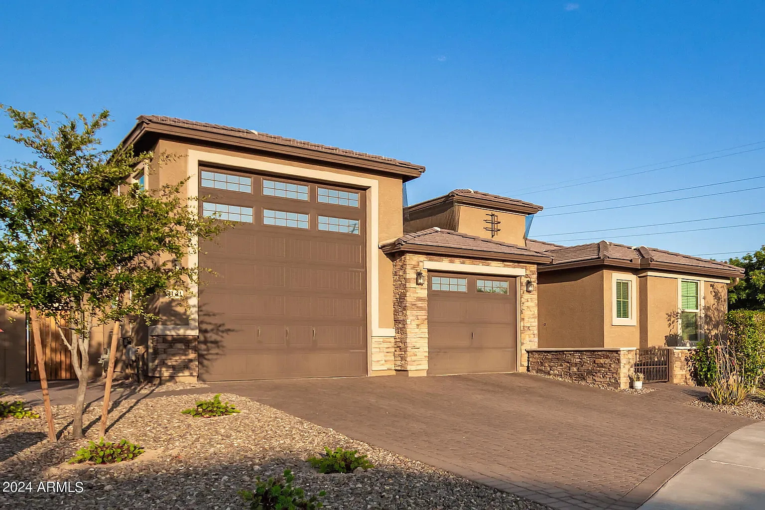 3 bed, 2390 sqft, $3,800 — Photo 3