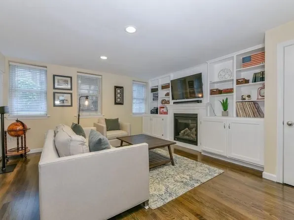 253 Gold St #1, South Boston, MA 02127
