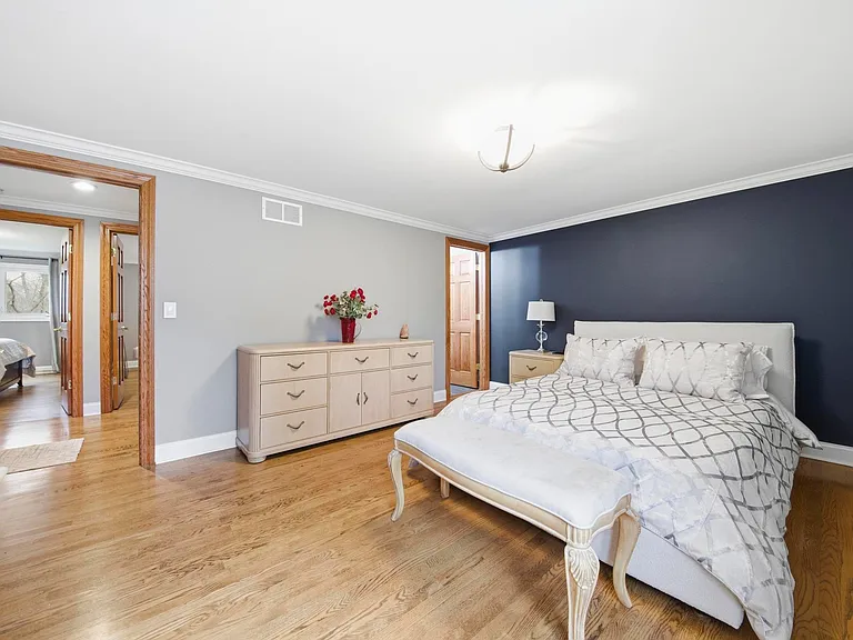 E Burr Oak Dr — Photo 17