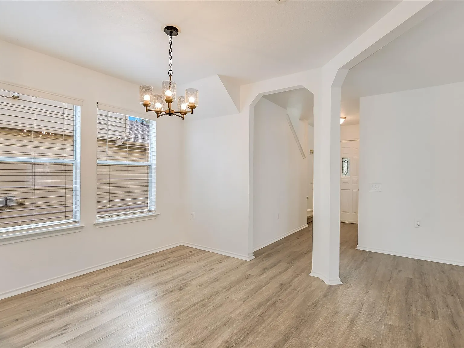4 bed, 3.0 bath, 2043 sqft, $2,395 — Photo 2