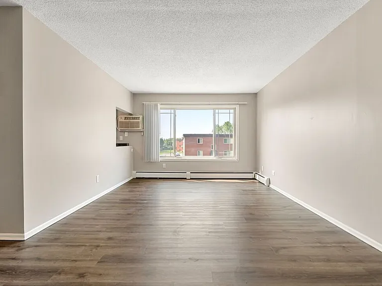 Granite City Apartments — Photo 31