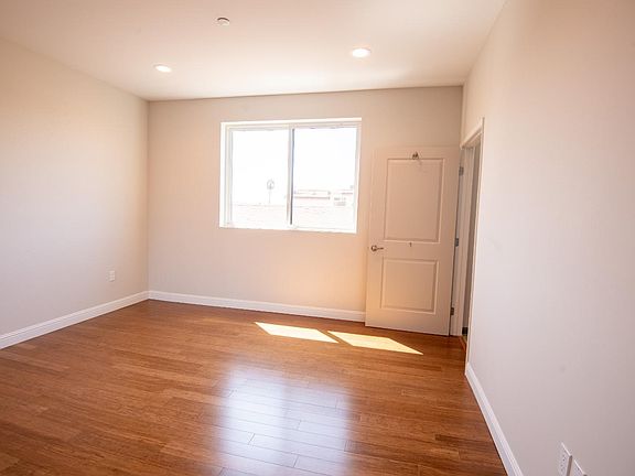 4th image of 1452 S Bedford St #1