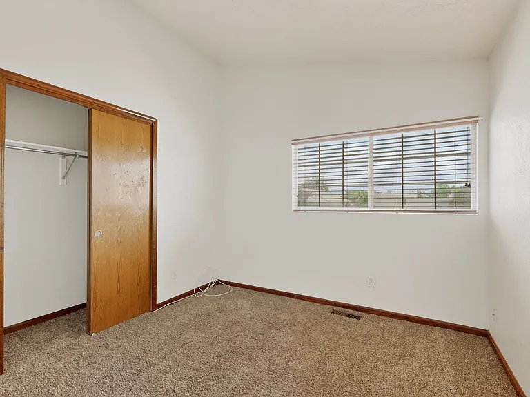 8908 Henriette Wyeth Dr NE — Photo 32