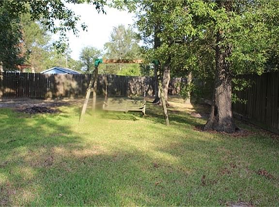 5th image of 70 Lazy Oak Ct