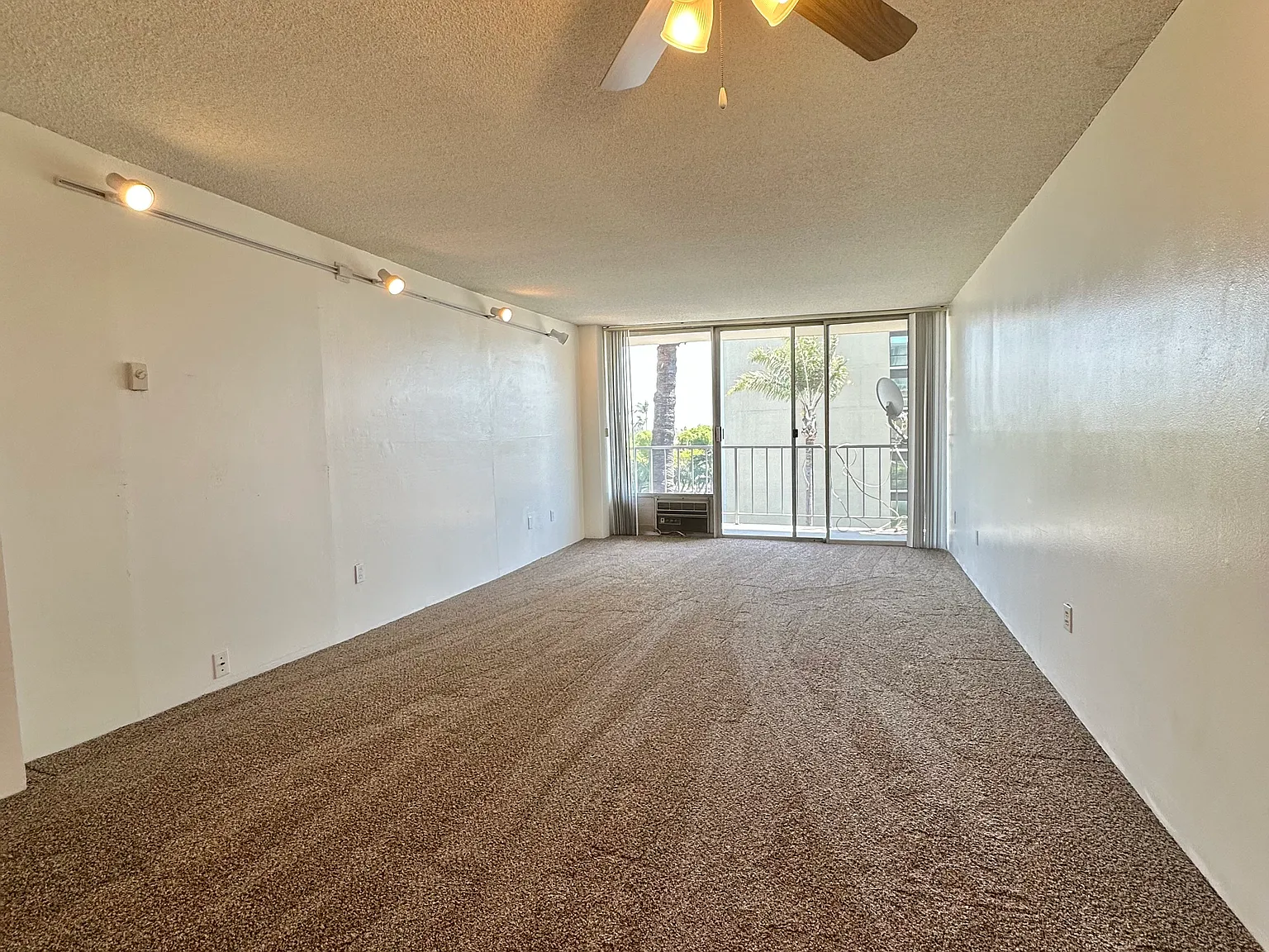 1 bed, $1,695 — Photo 2